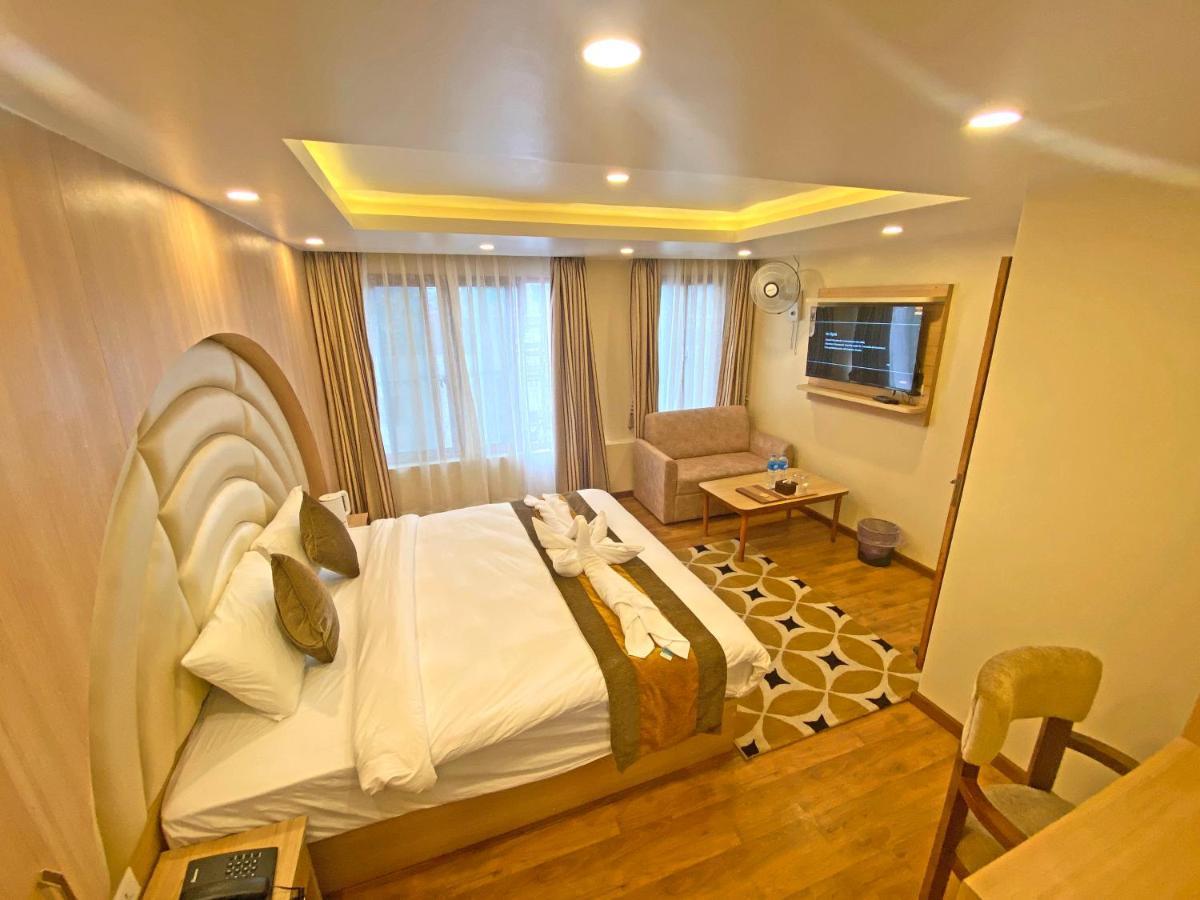 Hotel Airport Gurkha Катманду Екстериор снимка