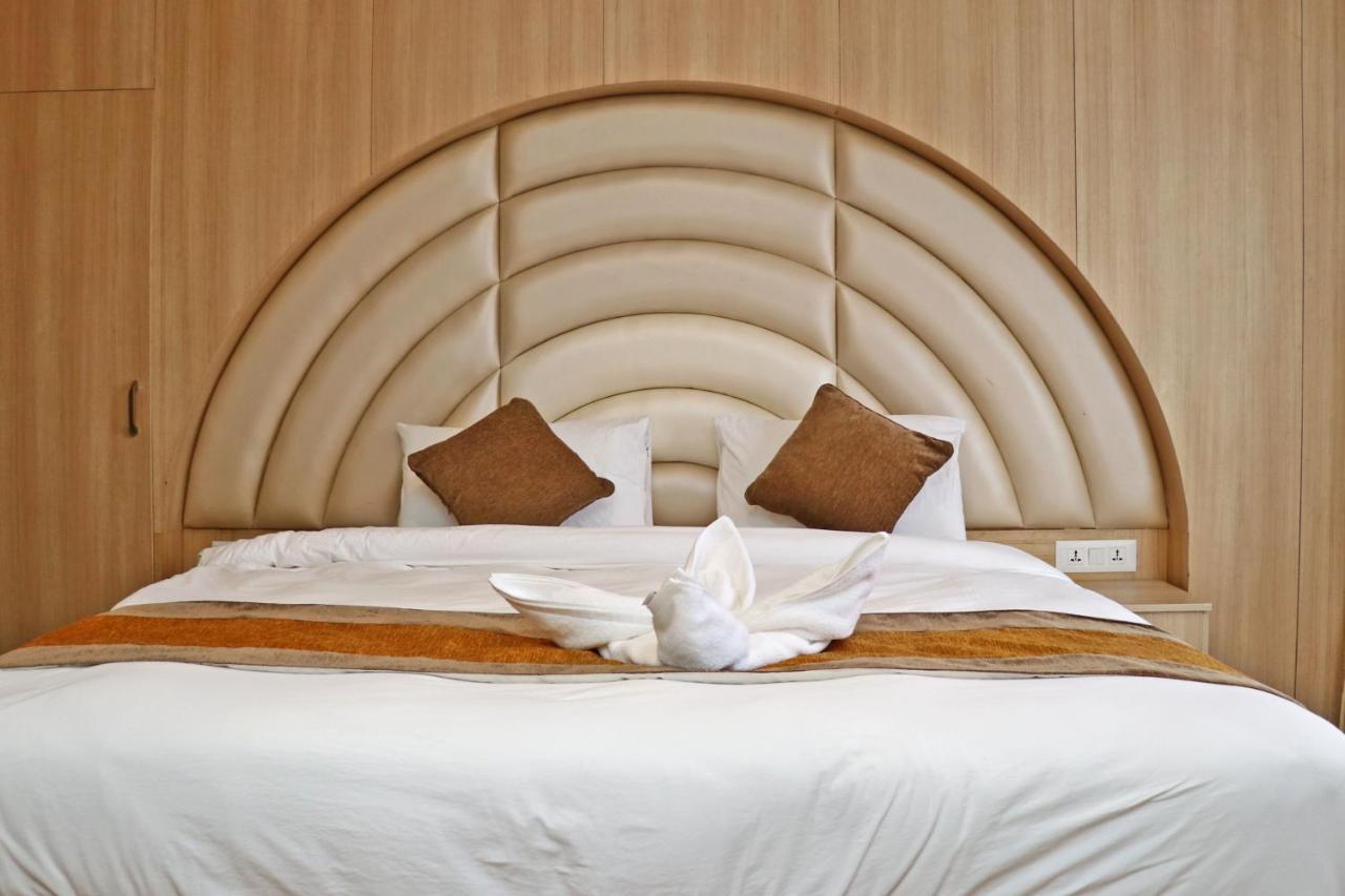 Hotel Airport Gurkha Катманду Екстериор снимка