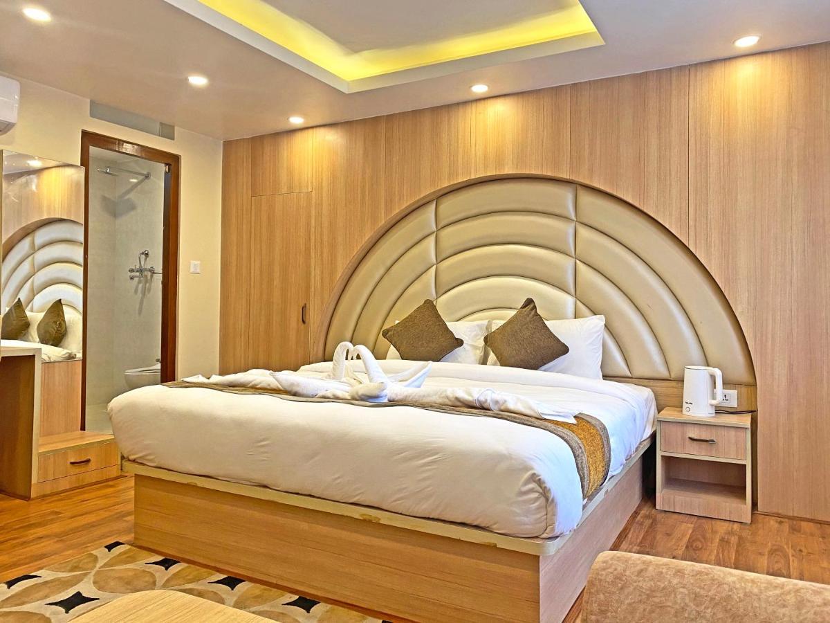 Hotel Airport Gurkha Катманду Екстериор снимка