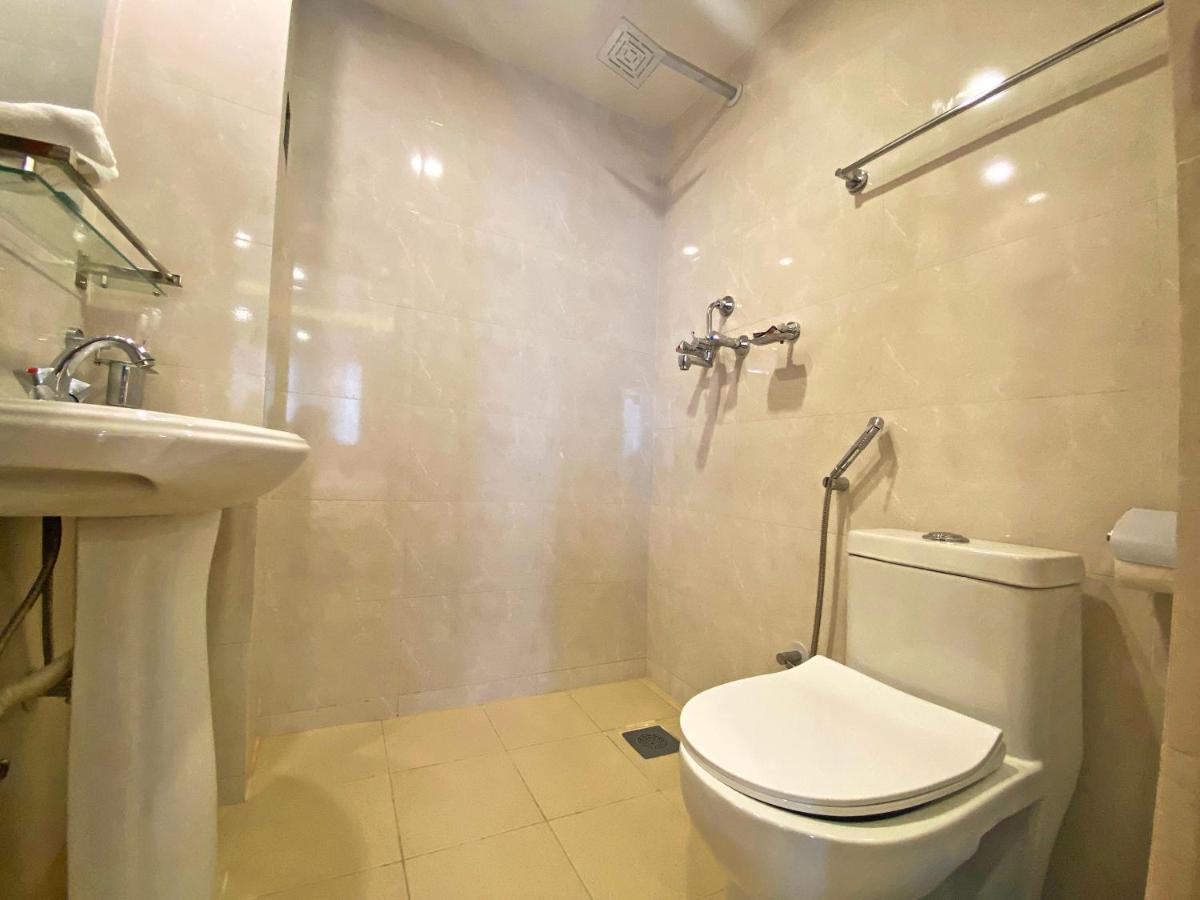 Hotel Airport Gurkha Катманду Екстериор снимка