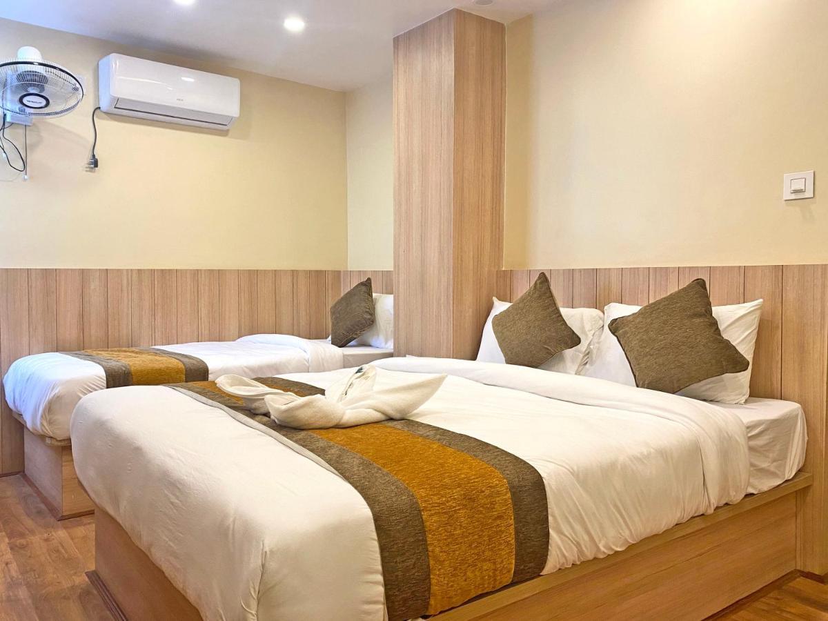 Hotel Airport Gurkha Катманду Екстериор снимка
