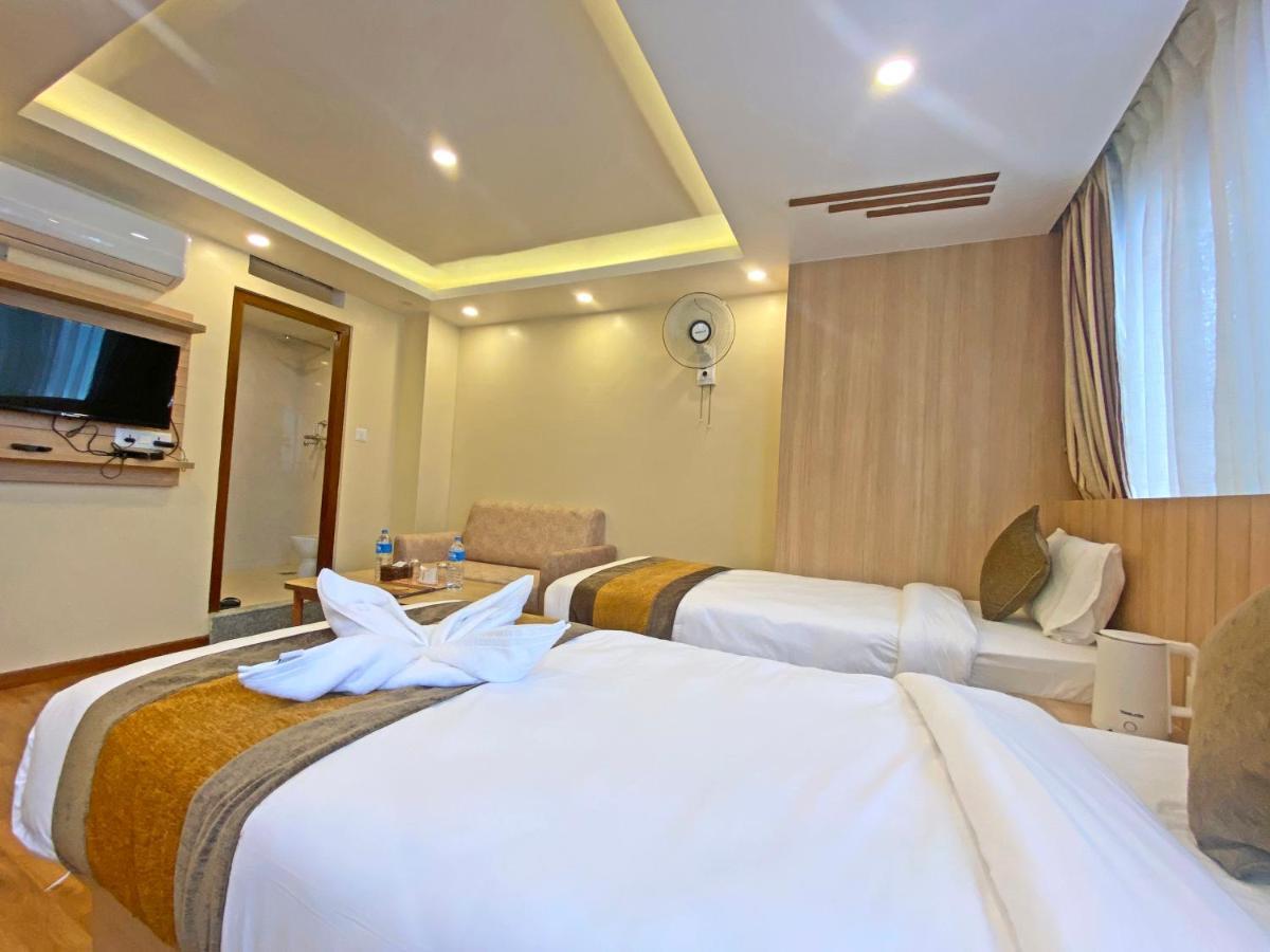 Hotel Airport Gurkha Катманду Екстериор снимка