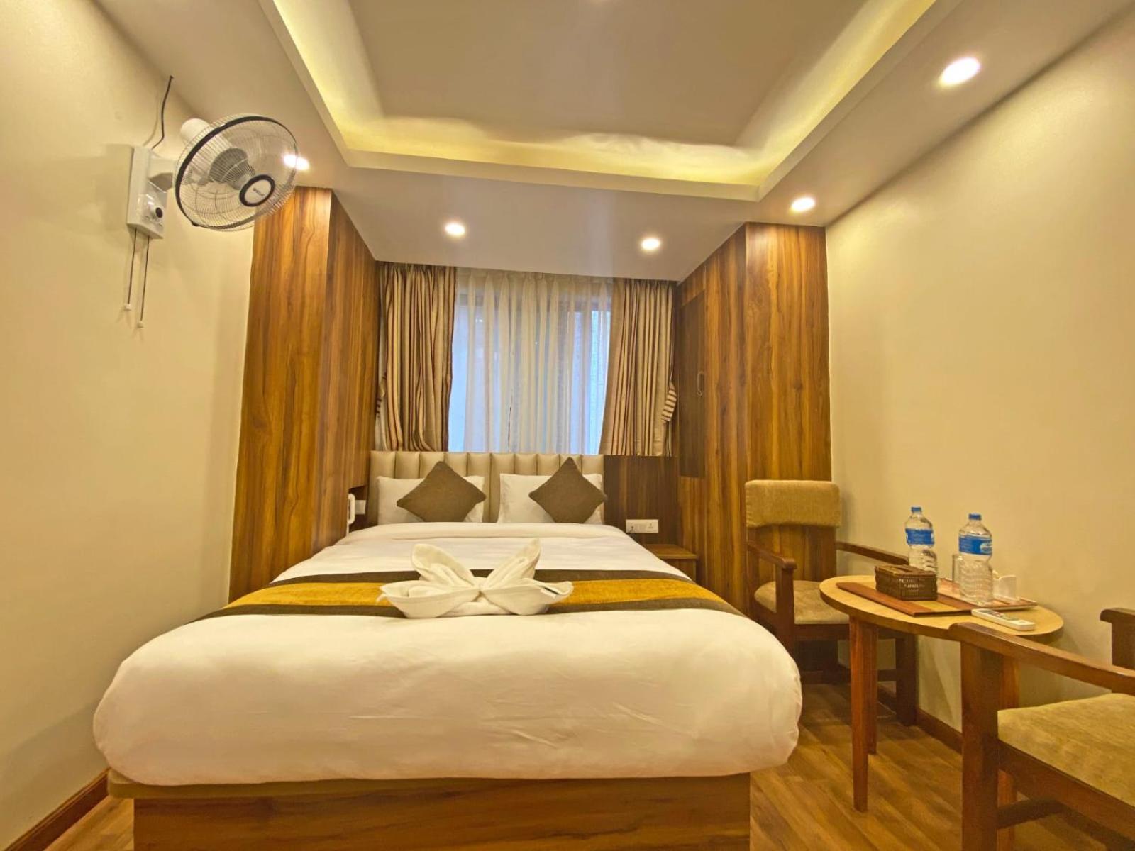 Hotel Airport Gurkha Катманду Екстериор снимка