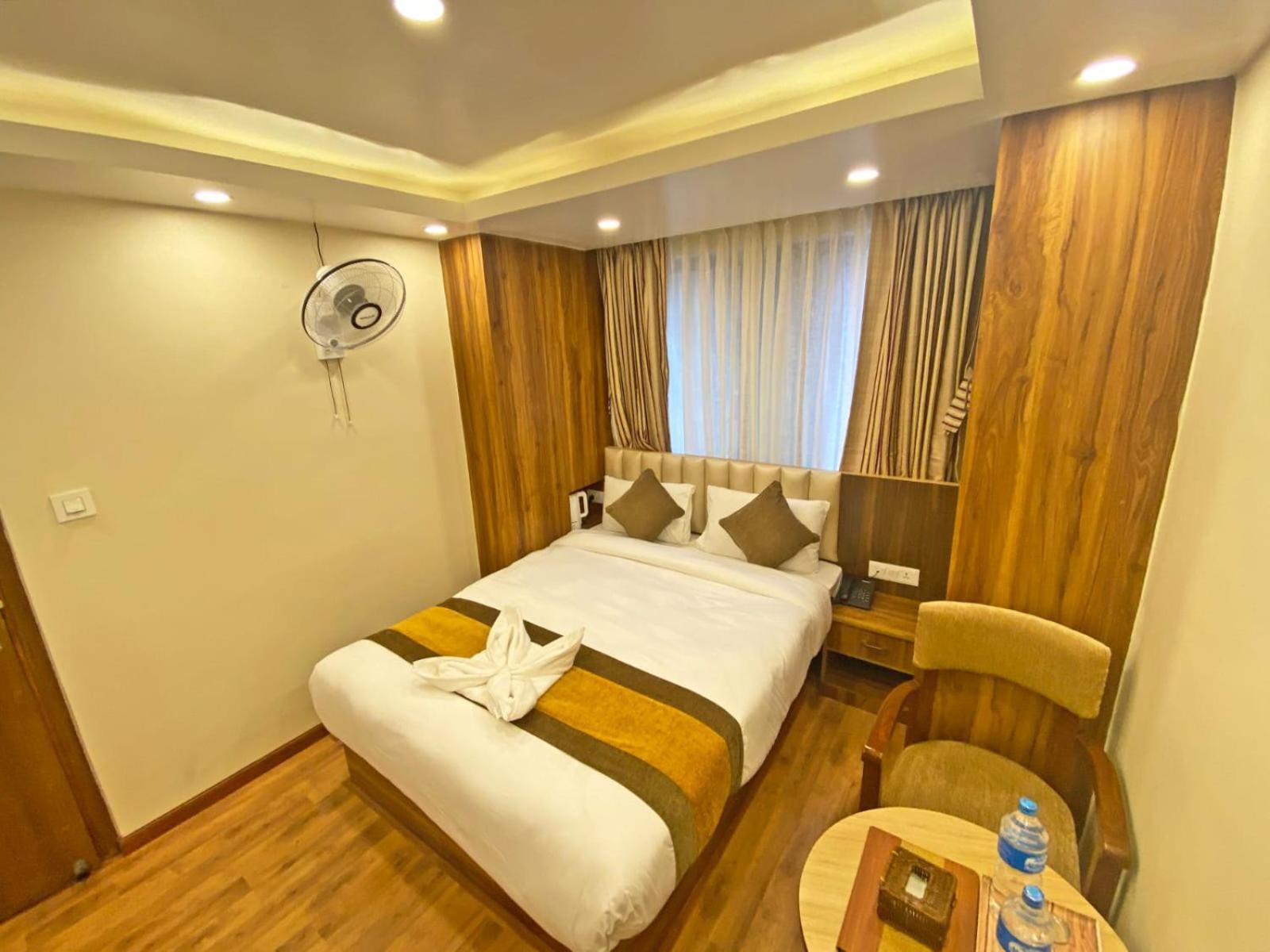 Hotel Airport Gurkha Катманду Екстериор снимка