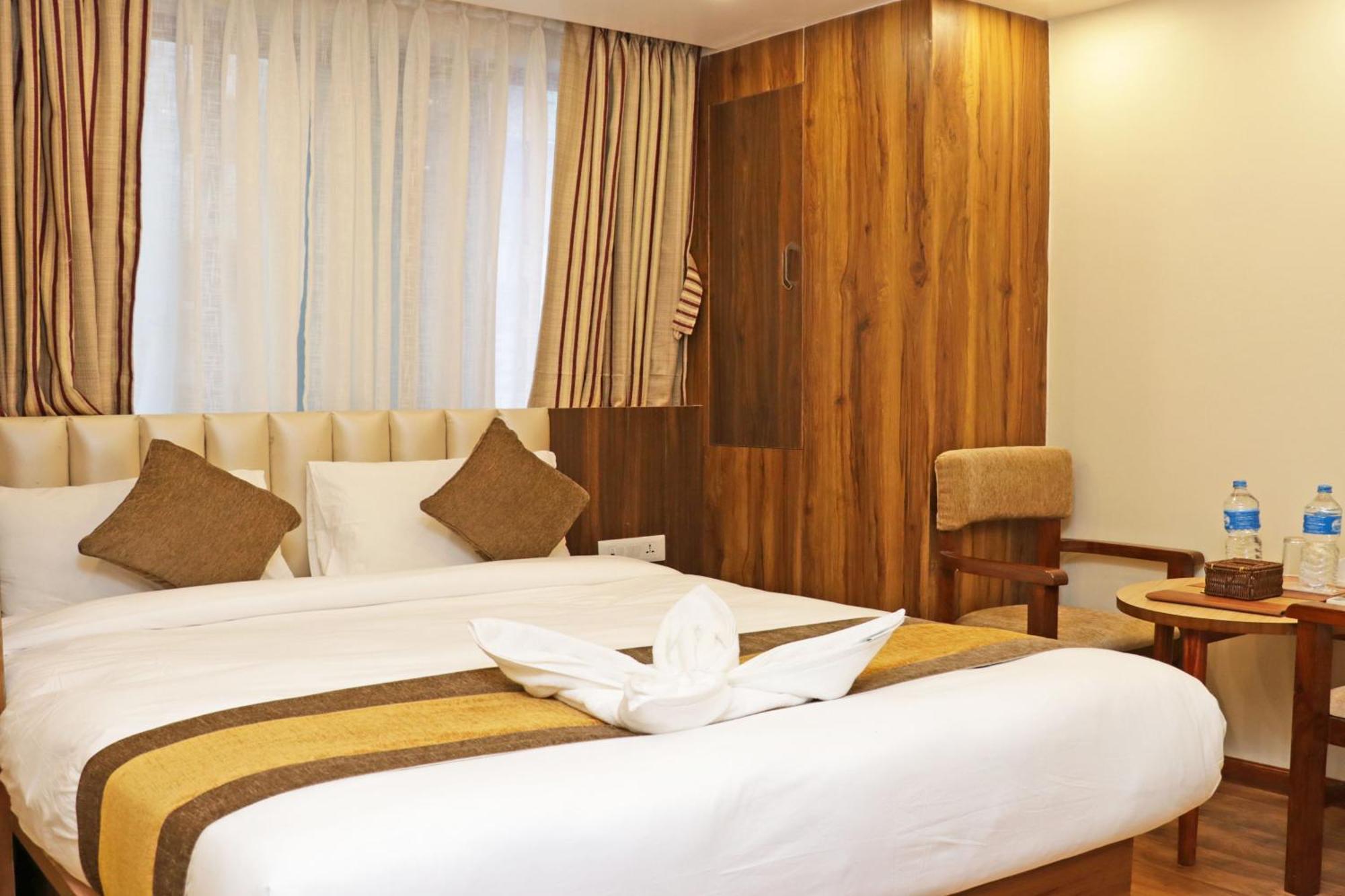 Hotel Airport Gurkha Катманду Екстериор снимка