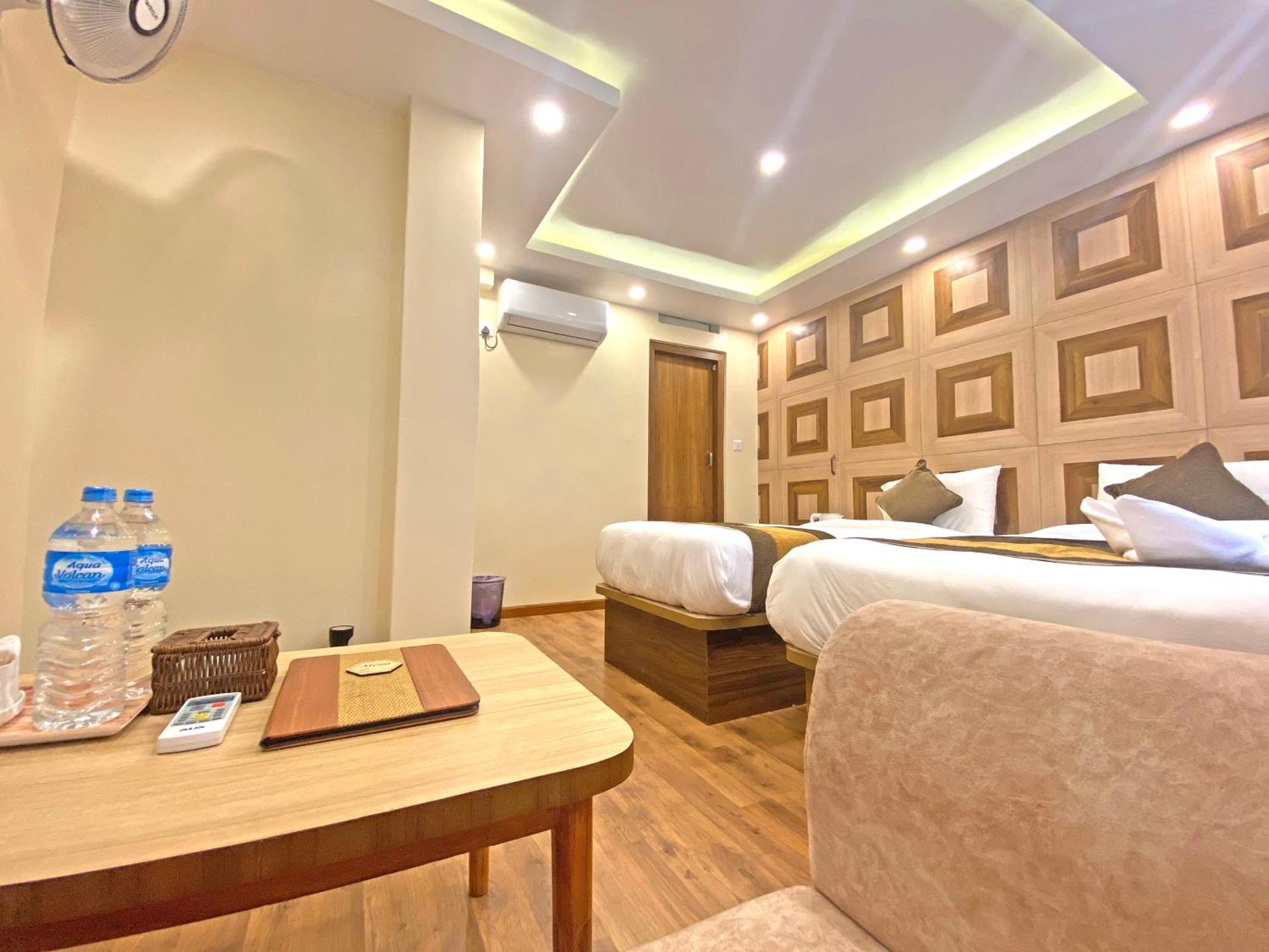 Hotel Airport Gurkha Катманду Екстериор снимка