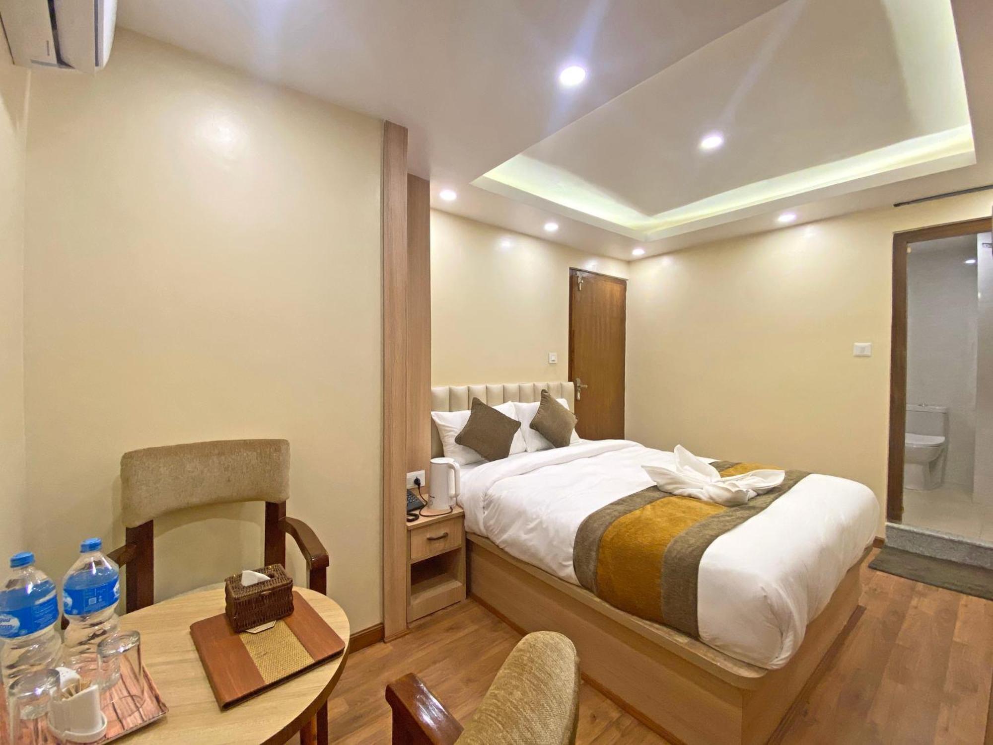 Hotel Airport Gurkha Катманду Екстериор снимка