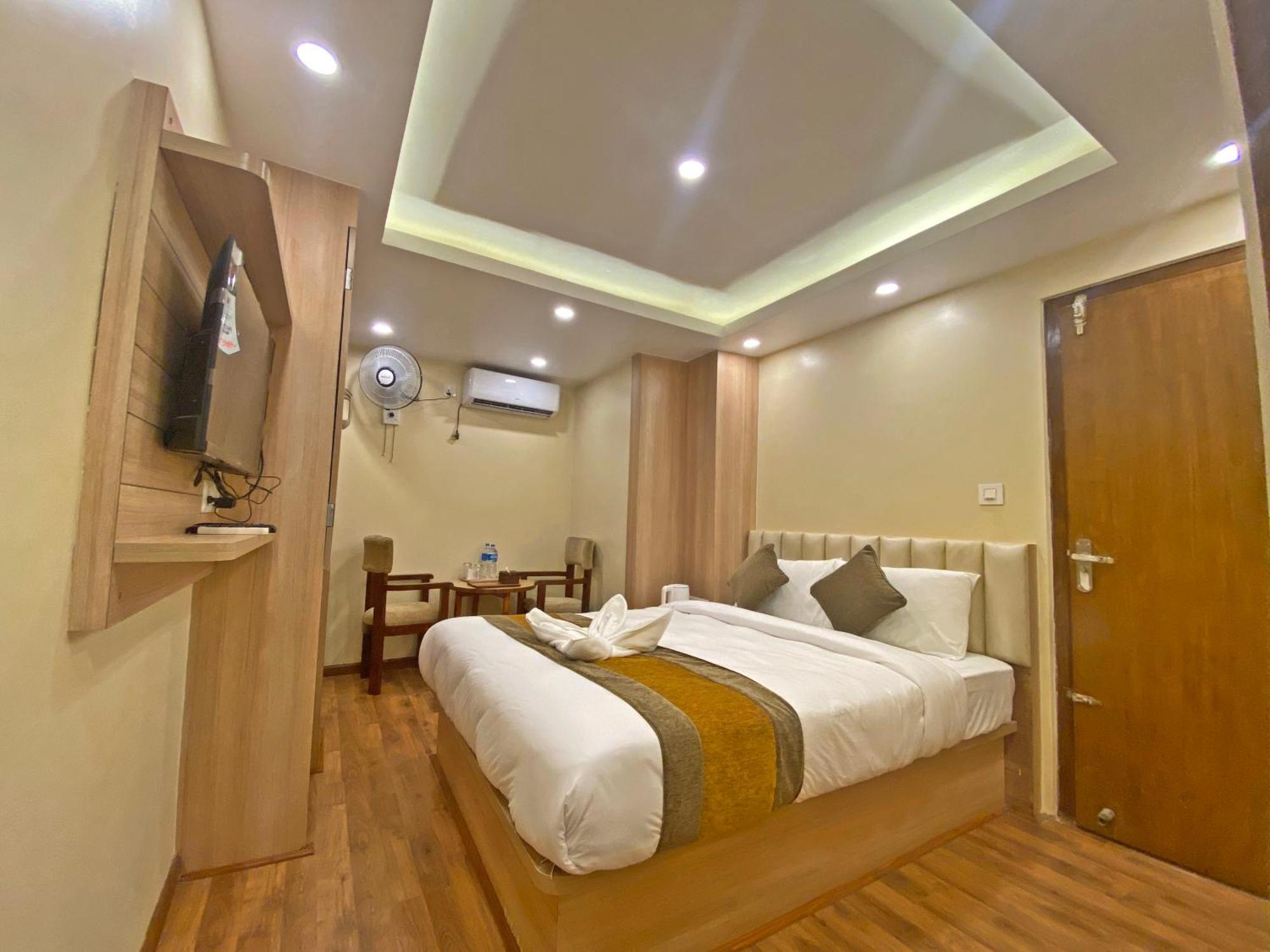 Hotel Airport Gurkha Катманду Екстериор снимка