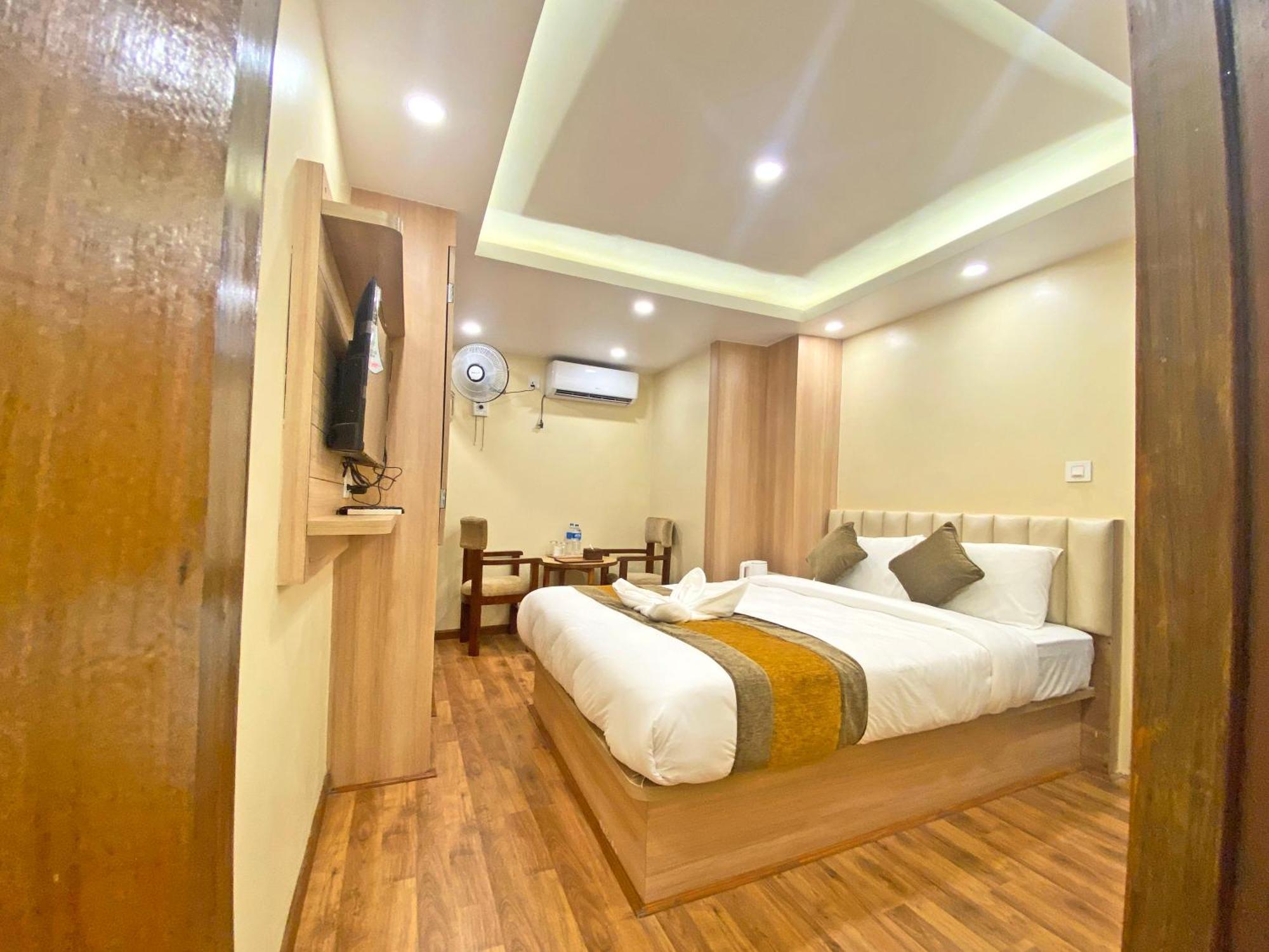 Hotel Airport Gurkha Катманду Екстериор снимка