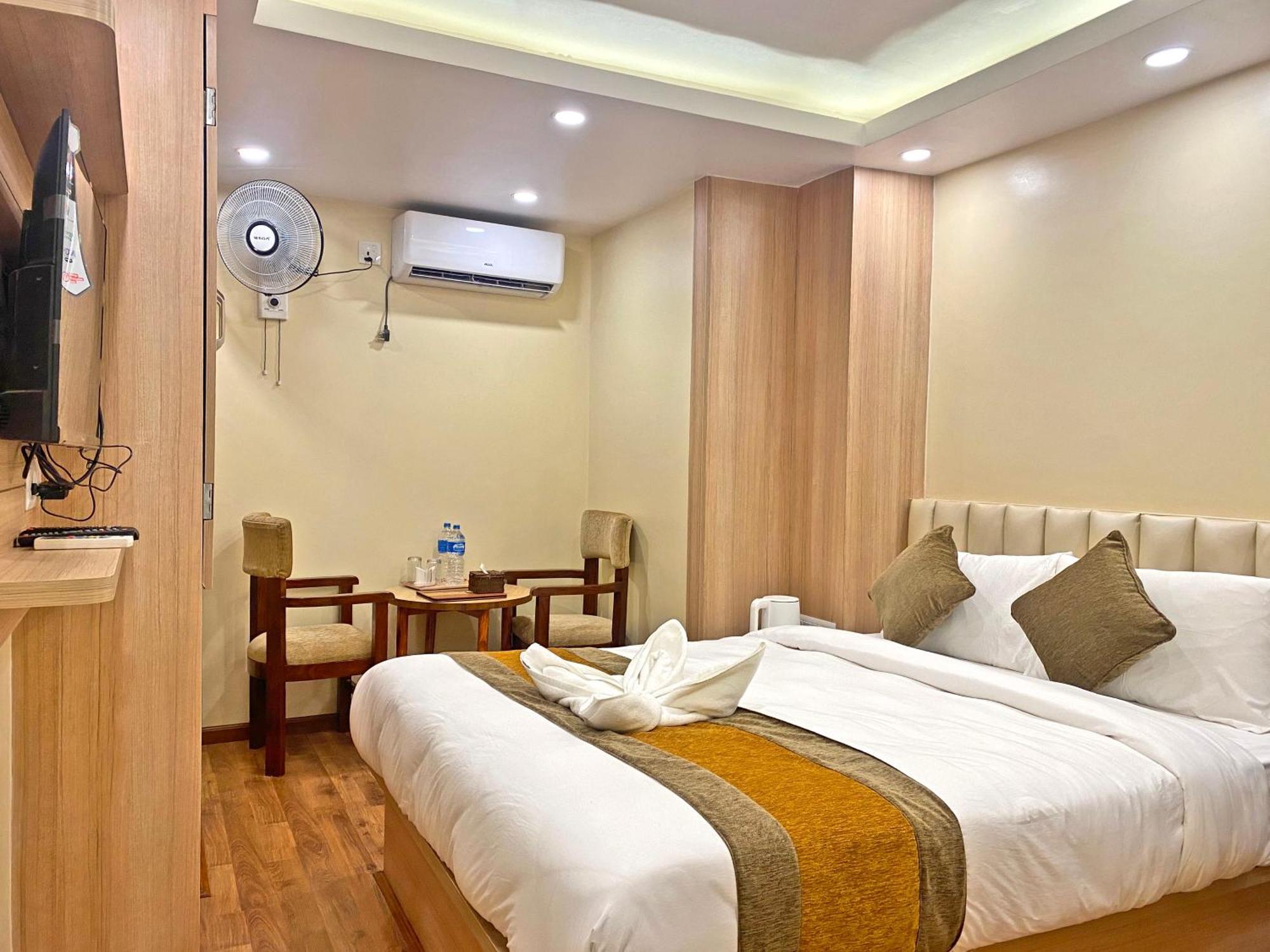 Hotel Airport Gurkha Катманду Екстериор снимка