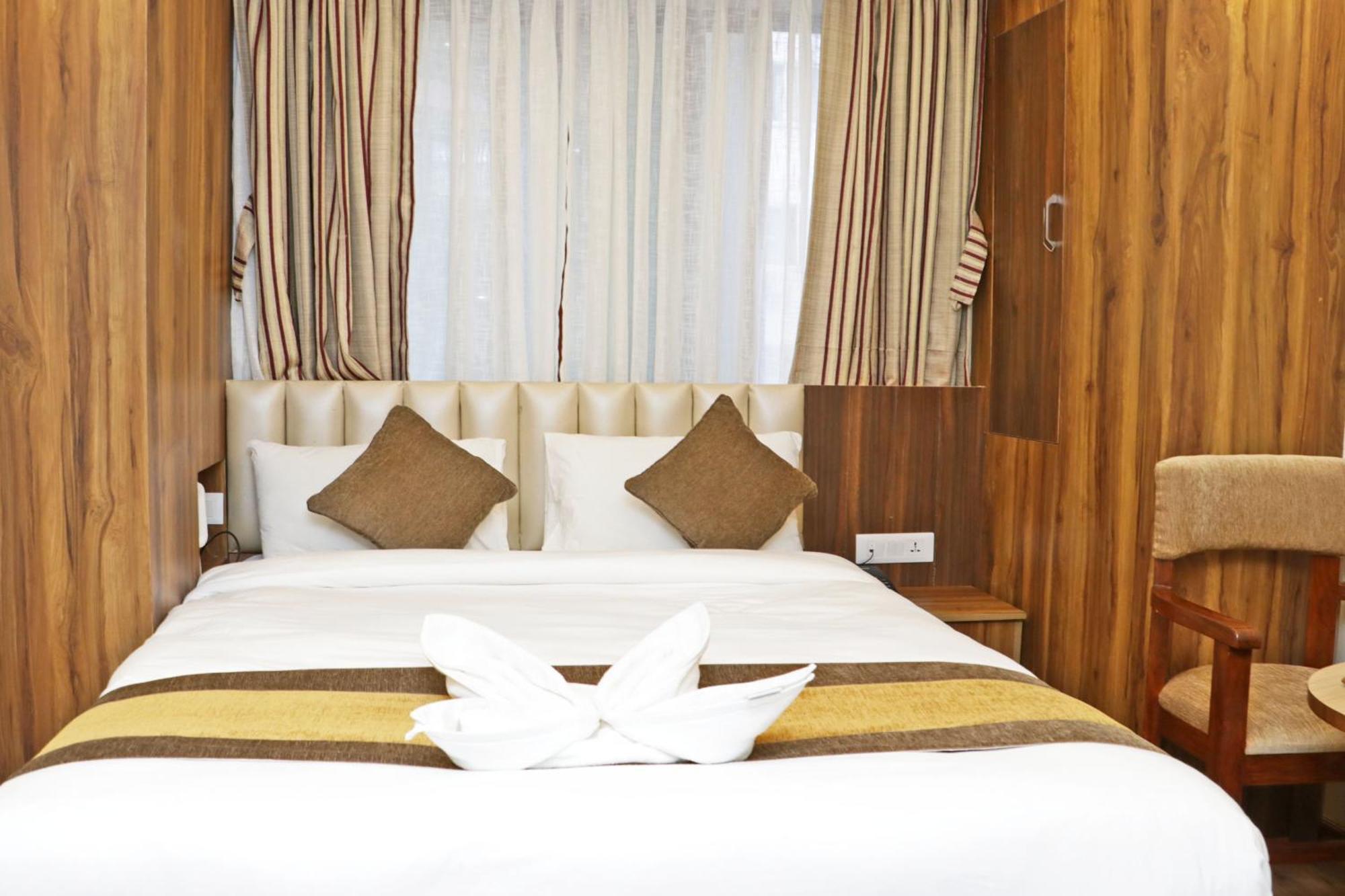 Hotel Airport Gurkha Катманду Екстериор снимка